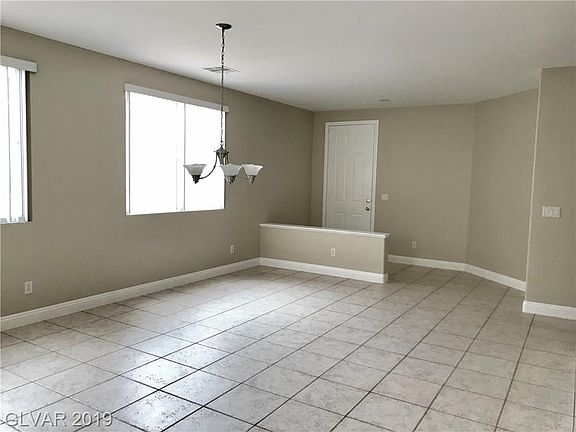 4th image of 684 Fontayne Ave