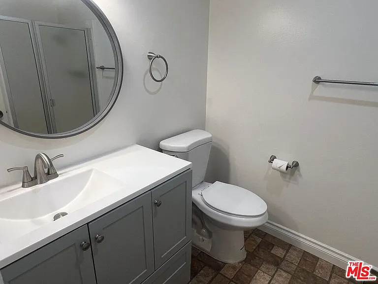 6000 Canterbury Dr #6000D212 — Photo 16