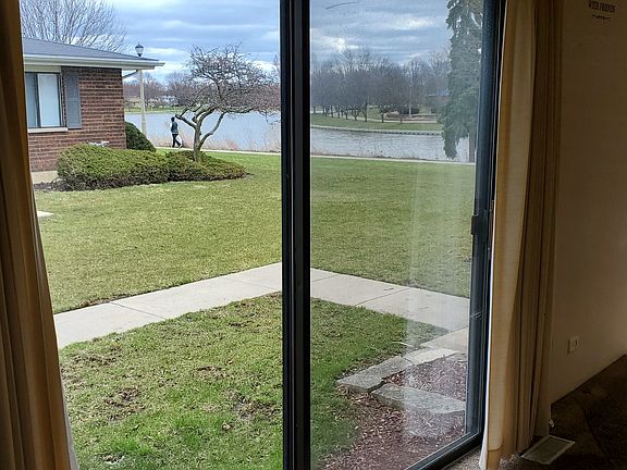 4th image of 941 Shattuck Ln