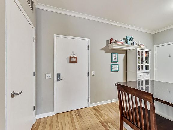 4th image of 1155 W Roosevelt Rd Unit 304