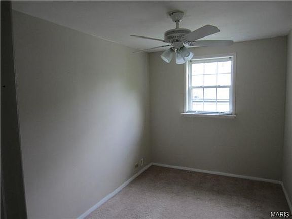 4th image of 631 De Merville Ave