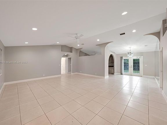 2nd image of 3281 Palomino Dr