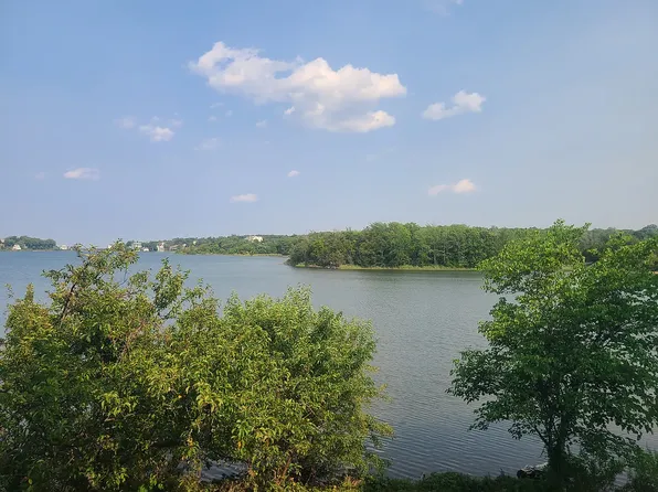 11 Richards Rd, Hull, MA 02045