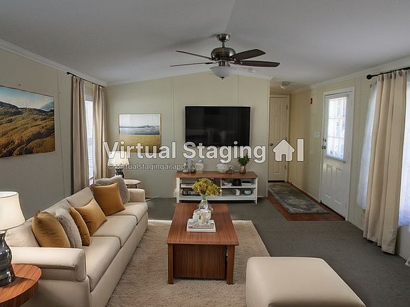 4th image of 44 Cynthia Cir