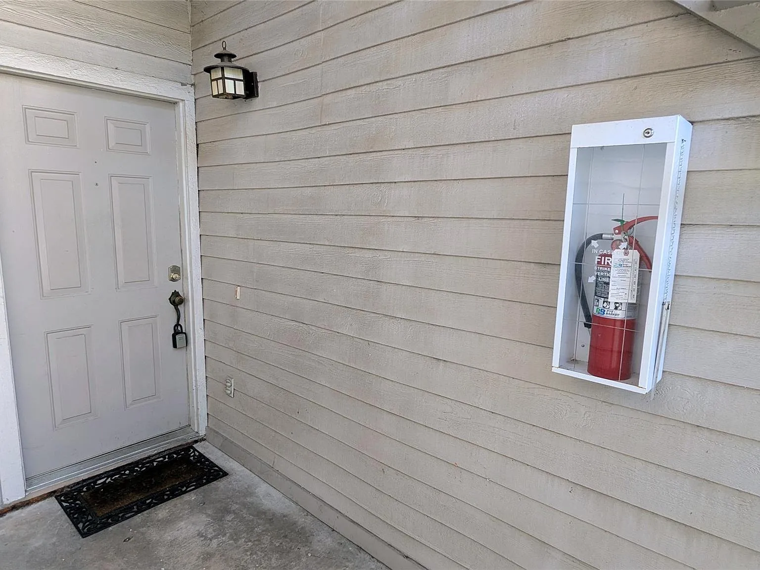 1 bed, 1.0 bath, 713 sqft, $1,400 — Photo 2