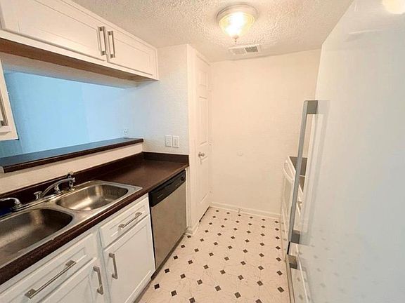5th image of 8100 Creekbend Dr APT 152
