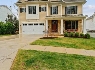 7911 Kentbury Dr, Bethesda, MD 20814