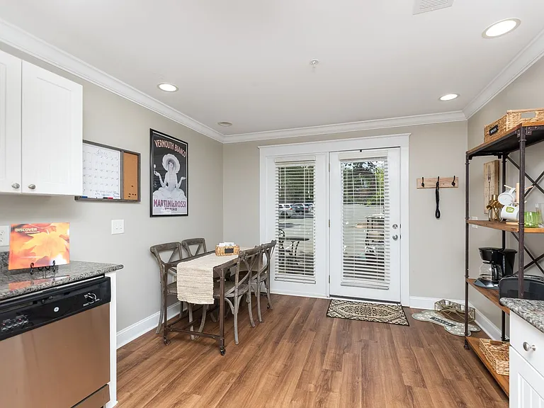1845 Candlewood Ct #104 — Photo 21
