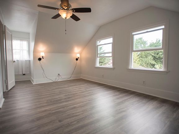 3rd image of 809 Cogean Ave