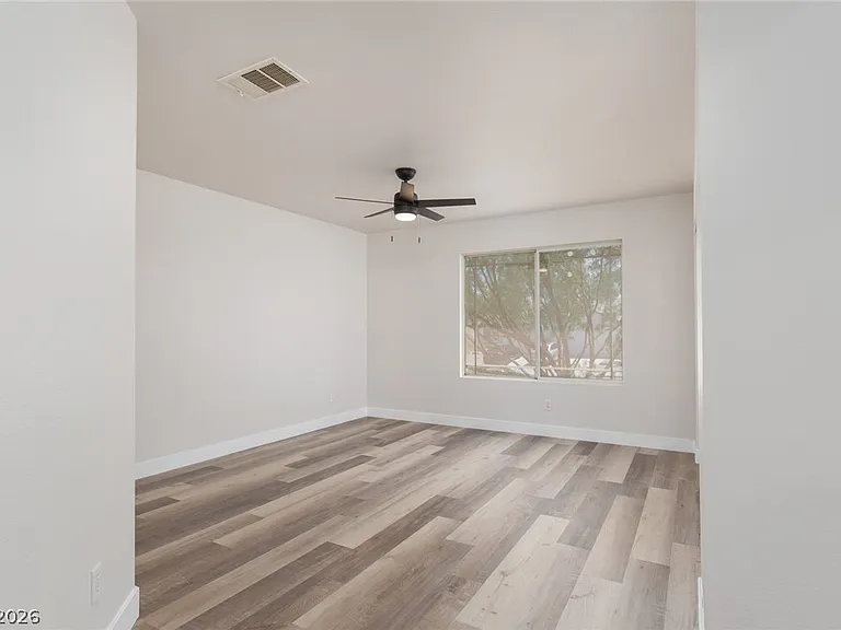 327 Perry Ellis Dr — Photo 10