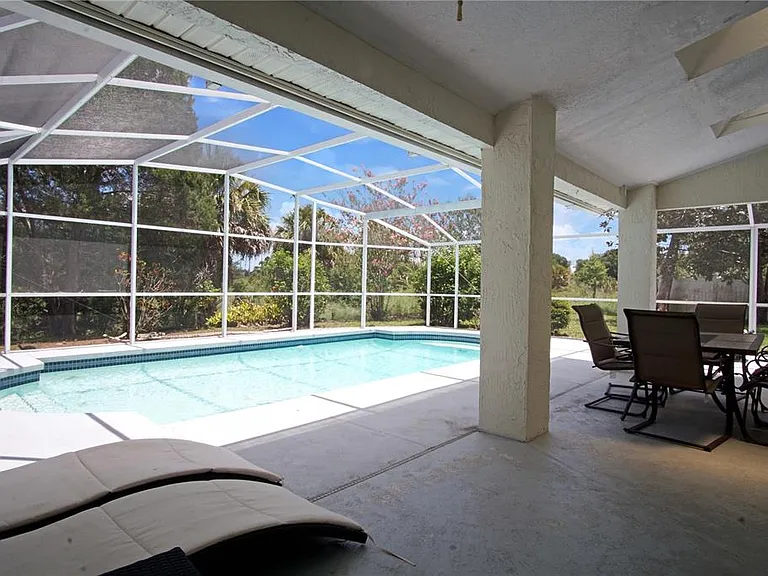 928 Loma Bonita Dr — Photo 9