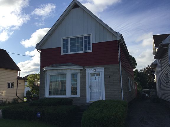 2nd image of 2073 Broadway St