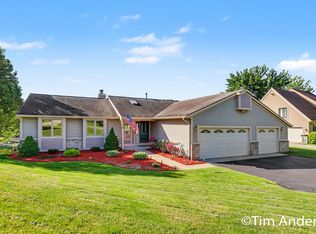 6090 Arroyo Vista Dr NE, Rockford, MI 49341