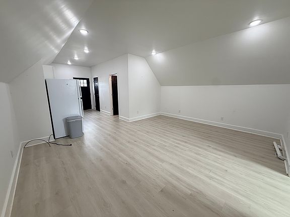 4th image of 1015 Water St