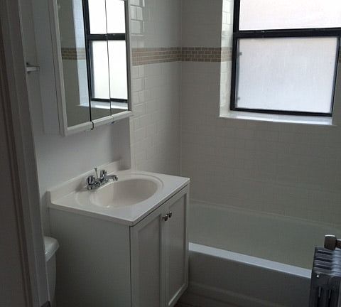 4th image of 3933 N Clarendon Ave APT 105