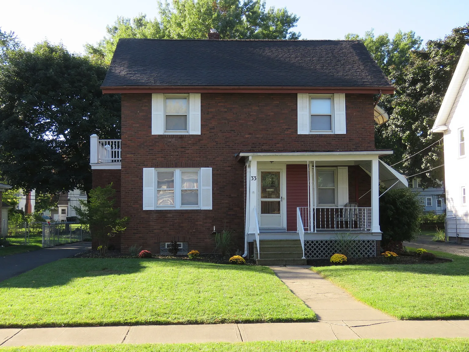 33 Thornton Rd photo 1