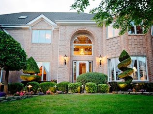 156 Wellington Dr, Bloomingdale, IL 60108