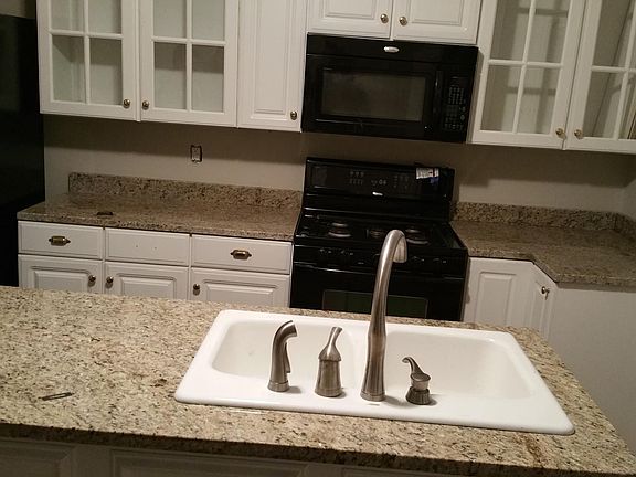 4th image of 200 S Bellvue St APT A