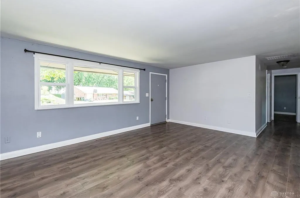 3 bed, 1.0 bath, 1040 sqft, $1,650 — Photo 4