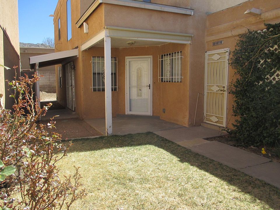 1st image of 212 Panorama Pl NE
