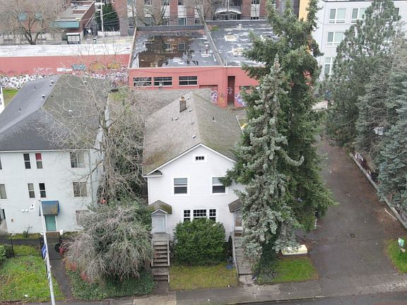 2nd image of 4211 11th Ave NE Unit B
