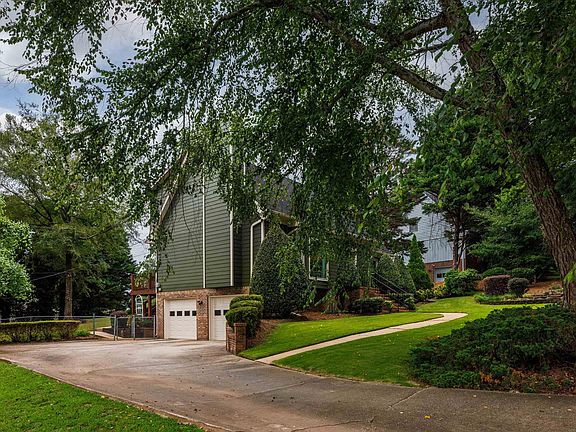 3rd image of 3575 Great Oak Ln