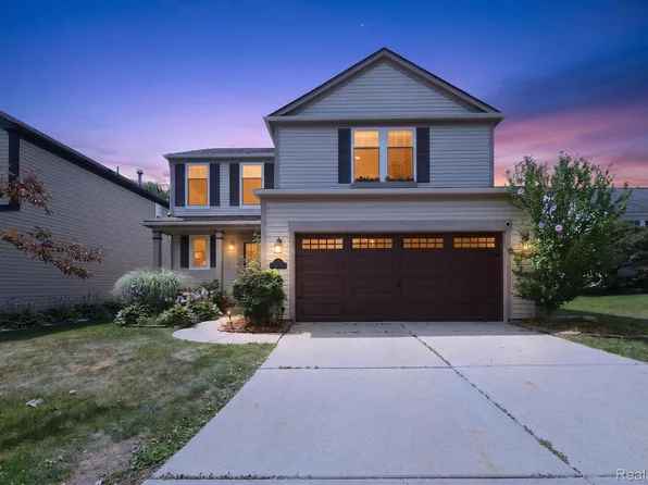 5082 Whispering Glen Trl, Holly, MI 48442