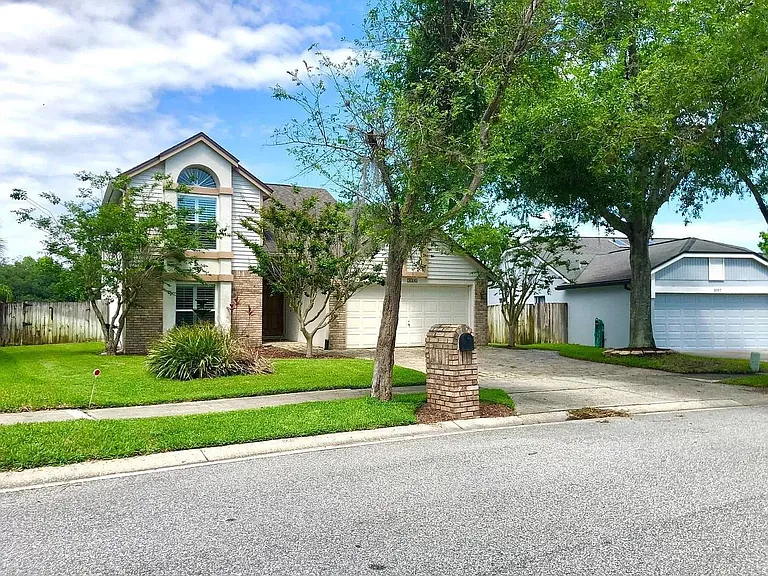 1095 Kelly Creek Cir — Photo 16
