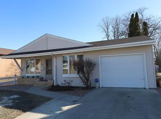 610 2nd St N, Wahpeton, ND 58075