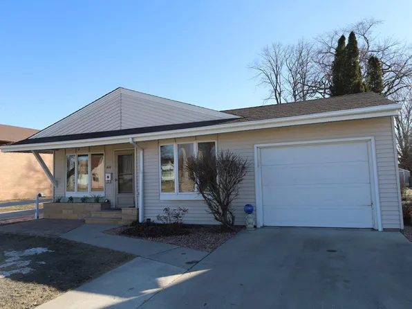 610 2nd St N, Wahpeton, ND 58075