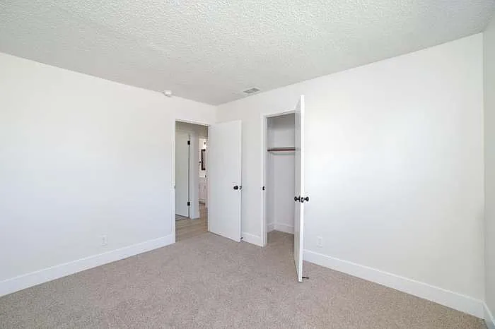3231 W Indianapolis Ave — Photo 11