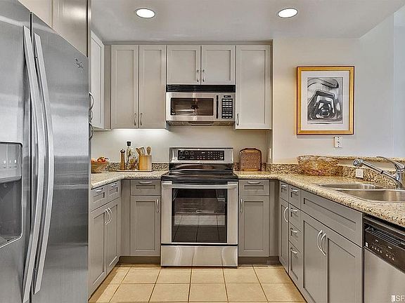 5th image of 260 King St Unit 1515