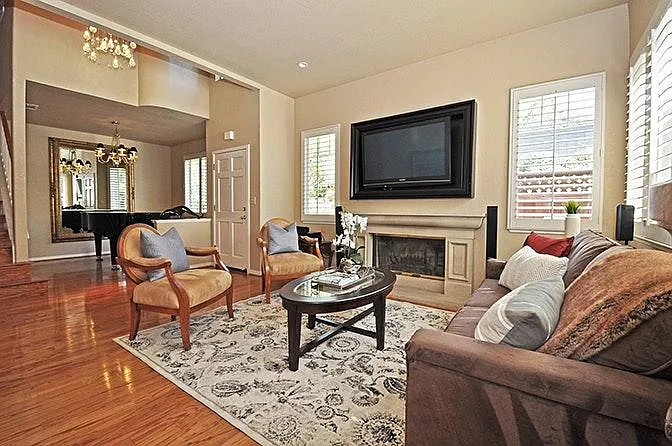 Spacious living room