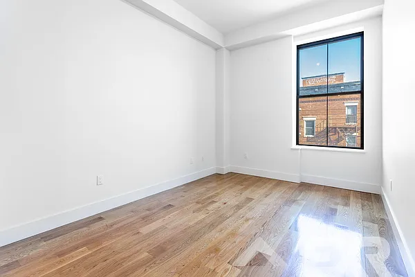 Rented by EXR | media 83