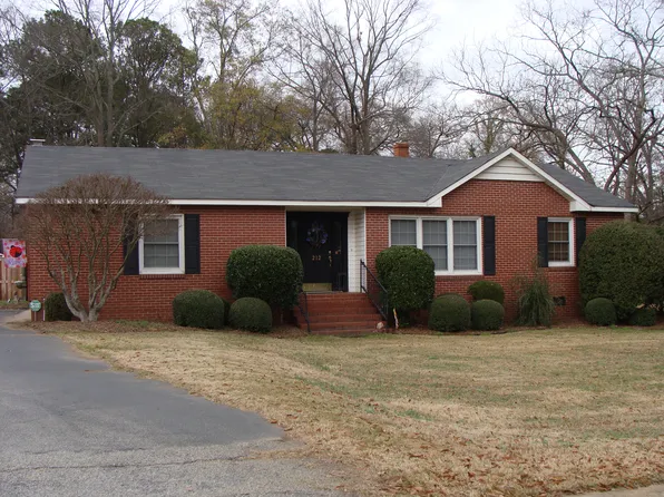 212 Ridgeland Dr, Sandersville, GA 31082