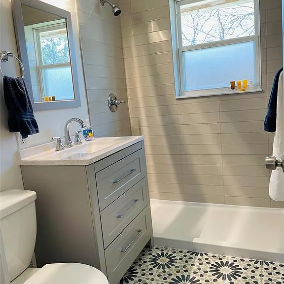 1040 E Maxlow Ave — Photo 13