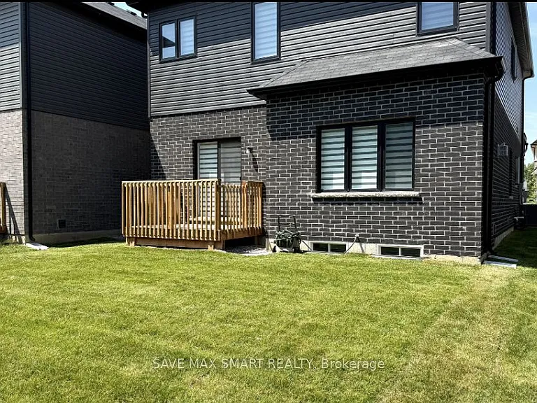 34 Dennis Ave N — Photo 33