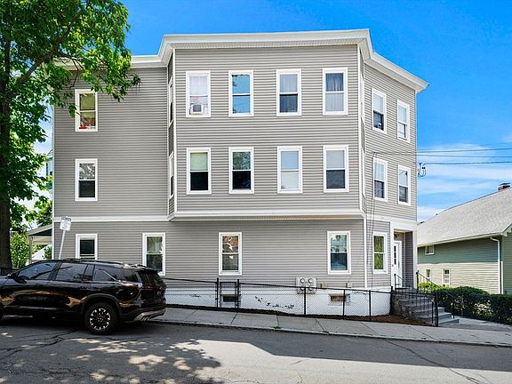 3rd image of 35 Pond St