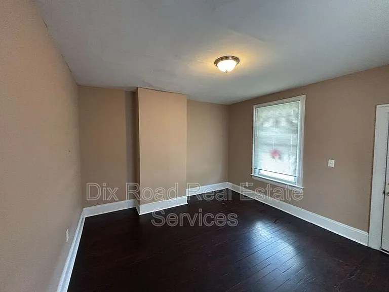 332 Hudson Ave — Photo 15