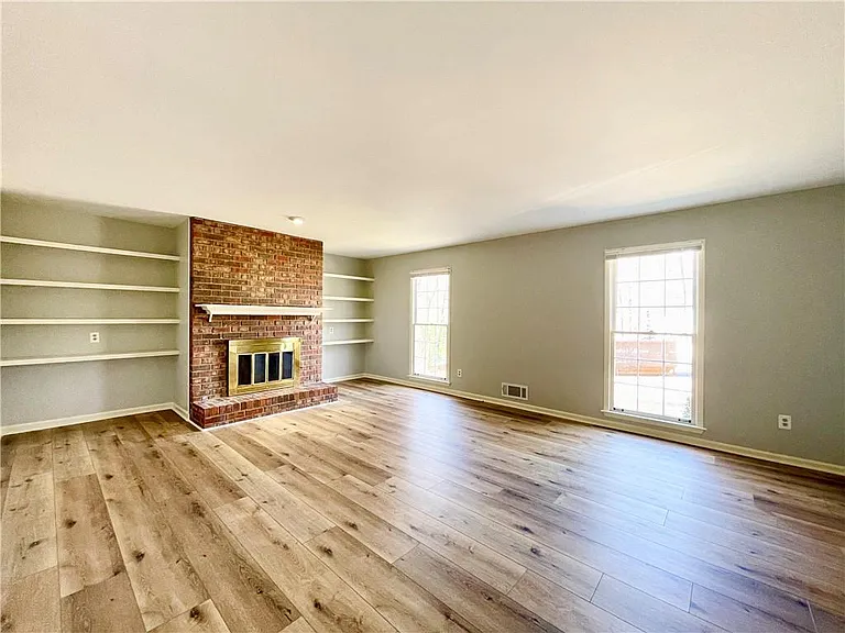 1721 Emerson Ct — Photo 11
