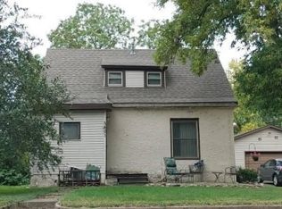 401 1st St N, Elysian, MN 56028