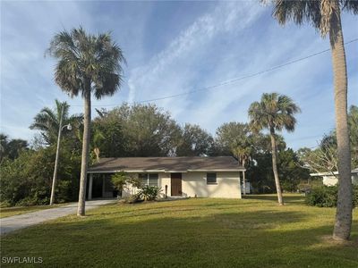 28 Holly Dr, North Fort Myers, FL, 33903