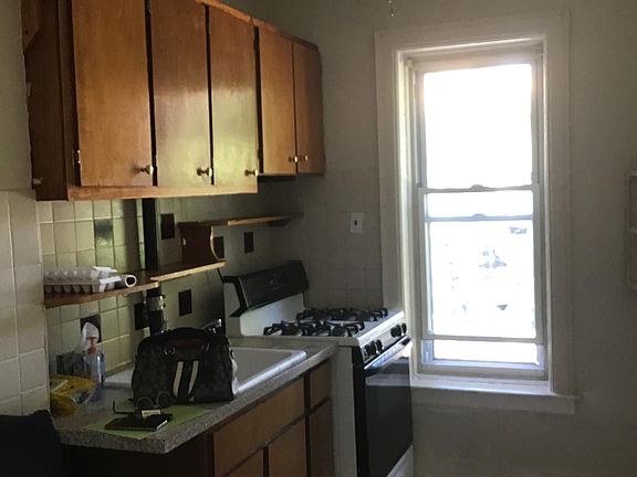 4th image of 151 Lefferts Ave #2