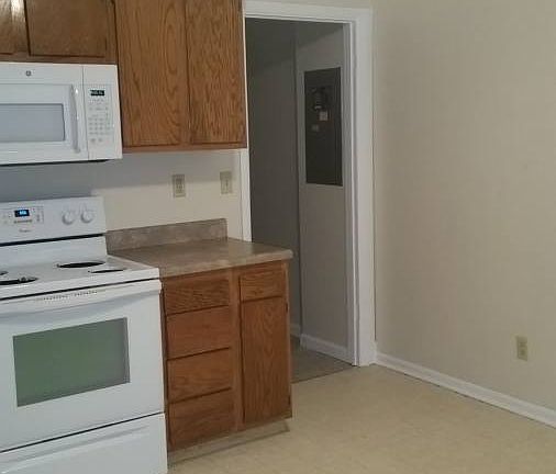 3rd image of 5920 Lantana Ave