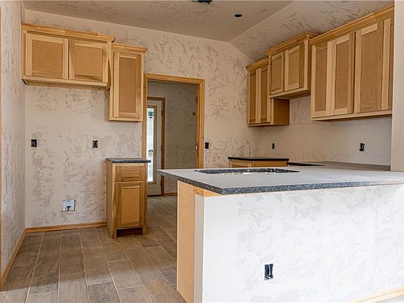 5th image of 12501 NE 36th St