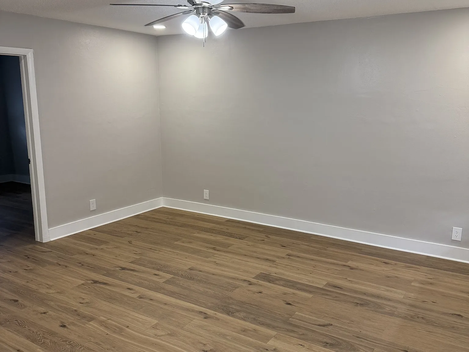 1331 Holly Heights Dr - 3 — Photo 2