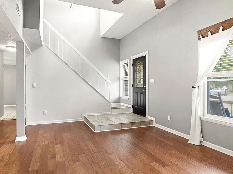3856 Forestwood Ct — Photo 6