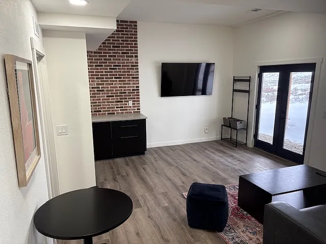 18 Pine Dr #BASEMENT — Photo 2
