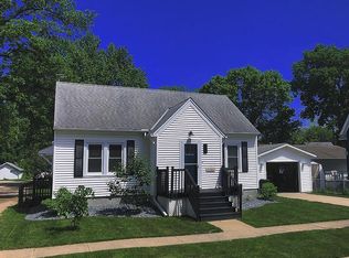 10 S 10th St, Clear Lake, IA 50428