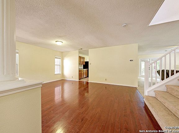 2nd image of 8654 Park Olympia